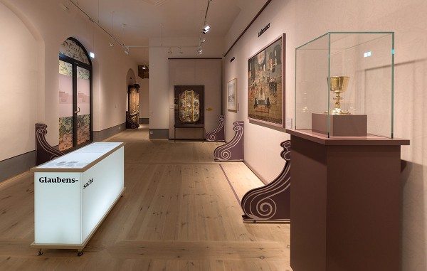 Preußen und Sachsen. Szenen einer Nachbarschaft – Erste Brandenburgische Landesausstellung, Schloss Doberlug, 2014, Szene 3 – Glaubenssache