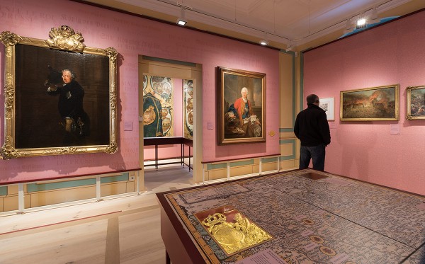 Preußen und Sachsen. Szenen einer Nachbarschaft – Erste Brandenburgische Landesausstellung, Schloss Doberlug, 2014, Szene 5 – Um die Vormacht (Kriegsschauplätze und Frieden)